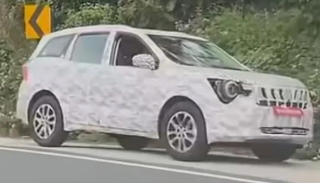 Mahindra XUV700 facelift